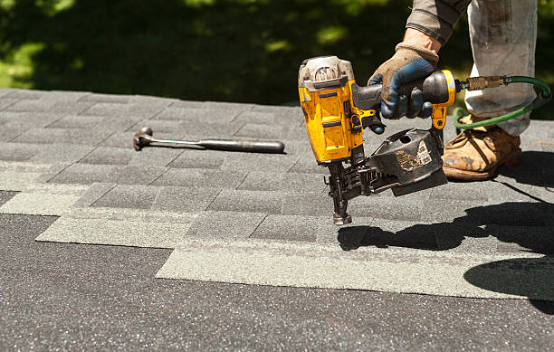 Best Roof Gutter Cleaning  in Commerce, GA